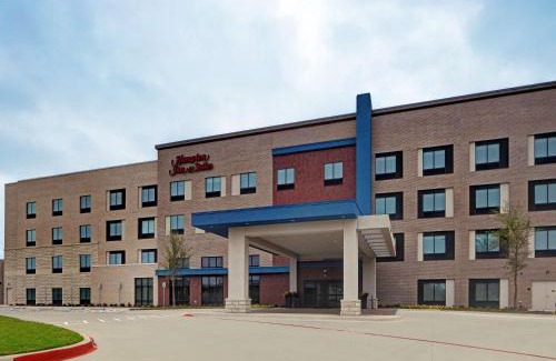 Farmers Branch Hotel | Hampton Inn & Suites Dallas - Farmers Branch