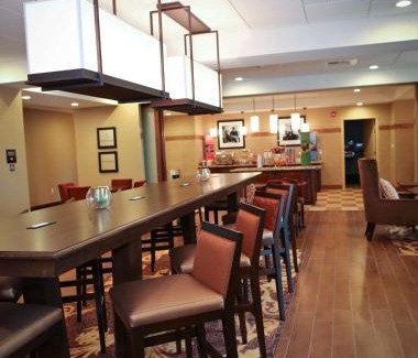 Union City Hotel | Hampton Inn Union City