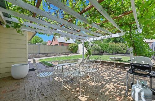 Bathurst House | Hamptons House - Scandi Heritage Charm