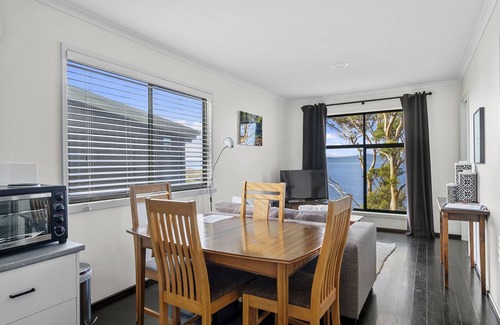 Rocky Hills Apartment | Hamptons on the Bay - 2 Bedroom Cabin