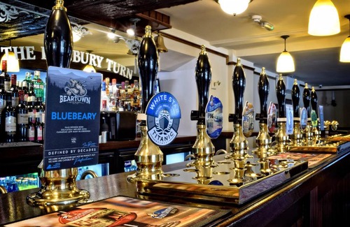 Bromsgrove Hotel | Hanbury Turn