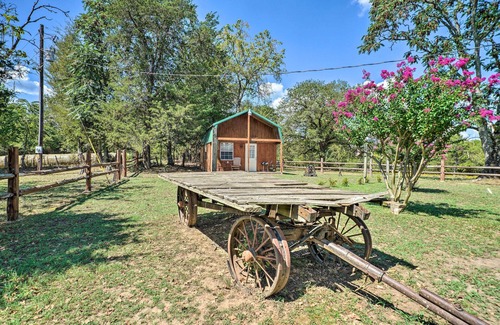Nashoba Apartment | Hand-built 'black Fork Cabin 2' w/Fire Pit!