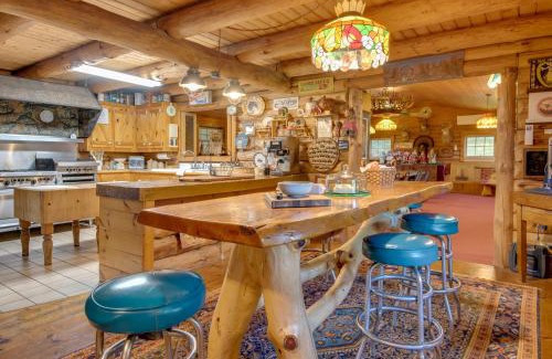 Candor House | Handcrafted Log Cabin in Candor Group Getaway!