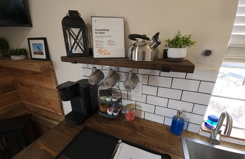 Electra Cottage | Handsome Modern Rustic Studio Cottage!