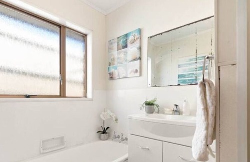 Pukekohe Other | Handy 2 Beddy - Close to Town Centre