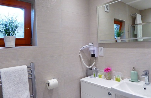 Lower Assendon Bed & Breakfast | Handywater Cottage B&B