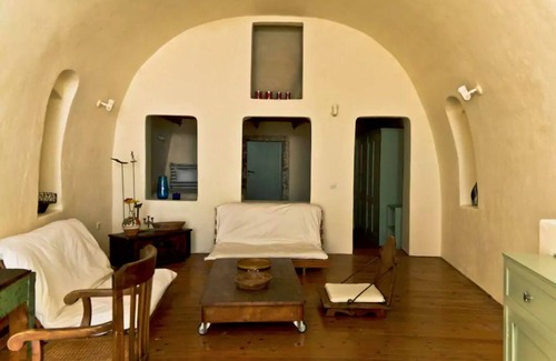Oia Apartment | Hanging at the top oftheworld1 with sea view and shared balcony