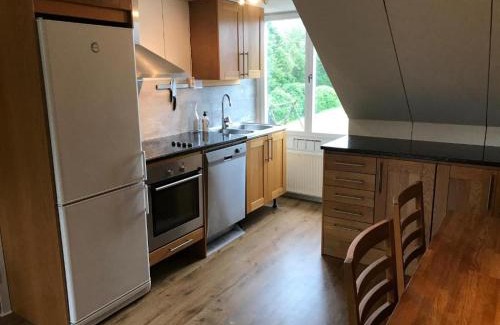 Larbro Apartment | Hangvar Skola, Slöjdsalen