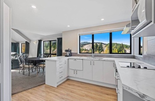 Hanmer Springs House | Hanmer Haven + Games room