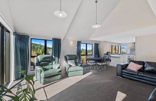 Hanmer Springs House | Hanmer Haven + Games room