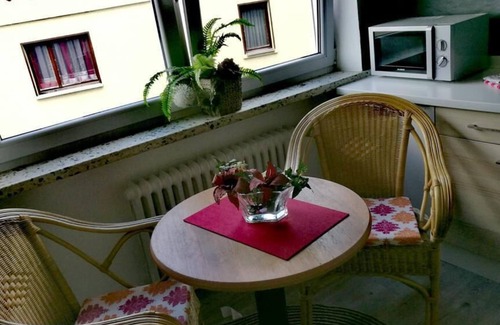 Roedental Apartment | Hannah vacation apartment with balcony terrace and cozy garden furniture