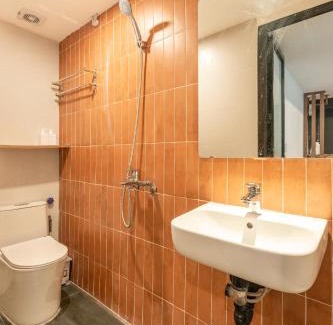 Hang Trong Apartment | Hanoian Hearths - 5 Bedrooms - Bath Tubs - Projectors