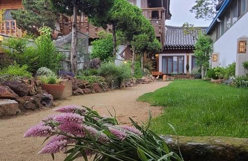 Gyeongju Bed & Breakfast | HanokInn