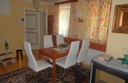 Mariatrost Apartment | Hans Mauracher Schlössl
