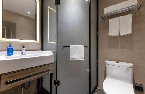 Xuanwu Hotel | Hanting Hotel Beijing West Railway Station South Square