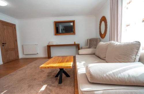 Malini Hotel | Hanul Drumul Talienilor