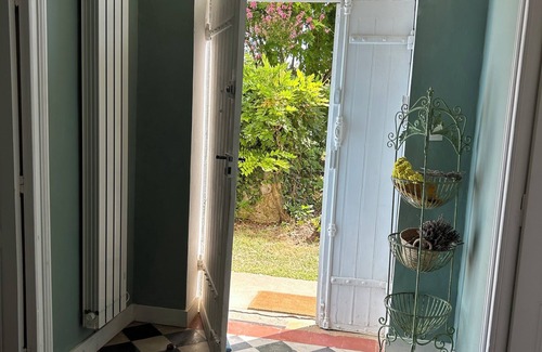 Gironde-sur-Dropt House | Happiness in the countryside!