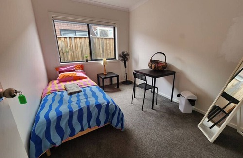 Berwick Villa | Happy Cozy Comfy Budget Long stays