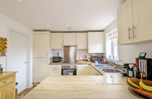 Ford Cottage | Happy Days - a family house that sleeps 5 guests in 3 bedrooms