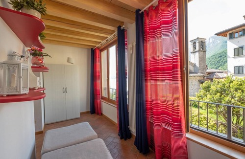 Riva di Solto Apartment | Happy Guest Apartments Lake And Passion