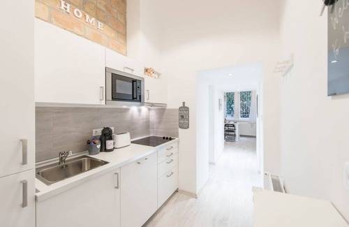 Nepszinhaz negyed Apartment | happy home Budapest DIAMOND Central located apartment with 80 039 s pinball machine