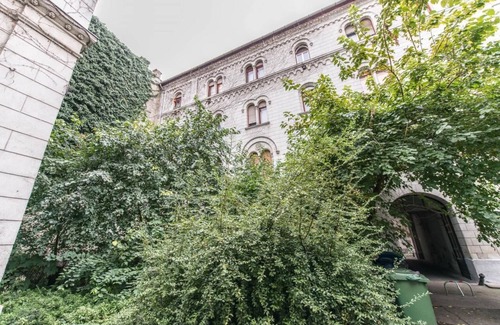 Nepszinhaz negyed Apartment | happy home Budapest WHITE Central located apartment with 80 039 s pinball machine