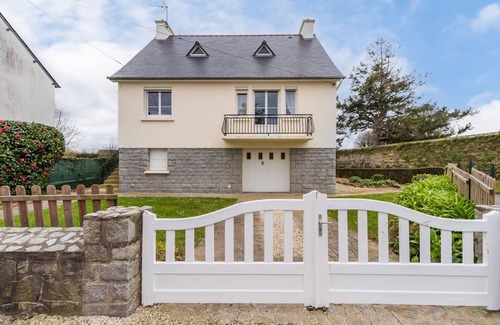 Treguier House | Happy Hour - Proche du port de Tréguier