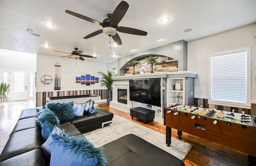 Foothills House | Happy Oasis 4BR/4BA Home w/Theater, Pool, BBQ & Pool Table