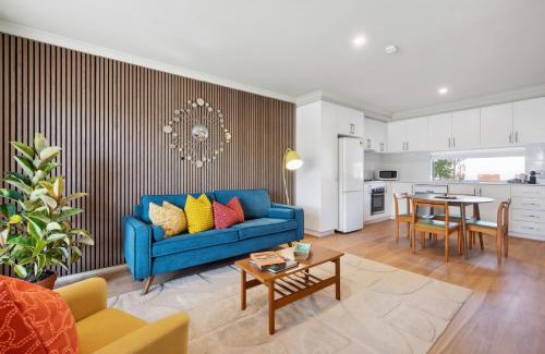 Bassendean Apartment | Happy Stays Classic Mid-Century Modern Escape