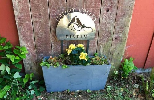 Anacortes Apartment | Happy Valley Studio - Peaceful rest in nature, just 5 minutes from downtown!