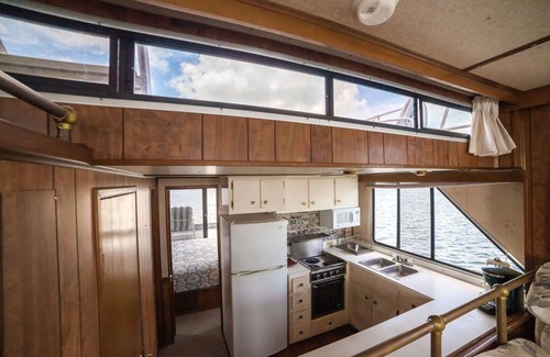 New Town Boat Rental | Happy’s Houseboat Key West