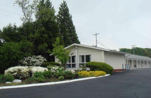 Newport Hotel | Harbor Base Inn
