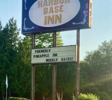 Newport Hotel | Harbor Base Inn