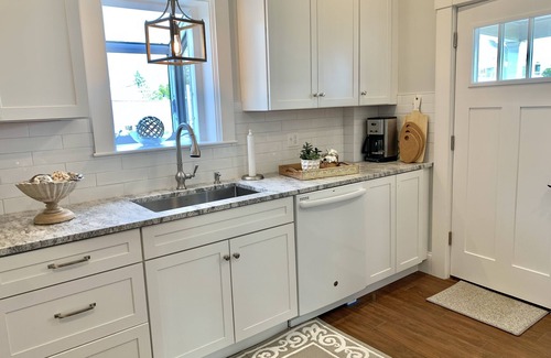 Dartmouth Cottage | Harbor Front Cottage in the Heart of the Padanaram Village