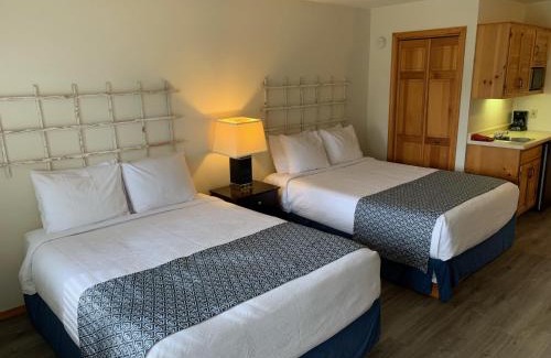 Gills Rock Hotel | Harbor Light Inn