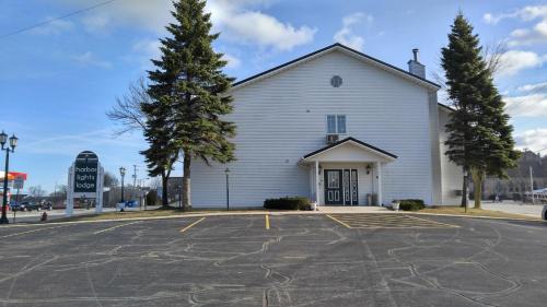Kewaunee Hotel | Harbor Lights Lodge