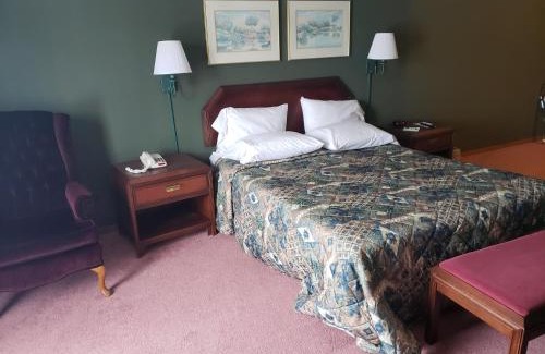 Kewaunee Hotel | Harbor Lights Lodge