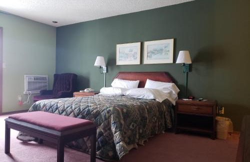 Kewaunee Hotel | Harbor Lights Lodge