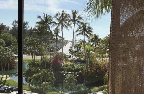 Siesta Key Condo | Harbor Towers & Yacht Club racket and