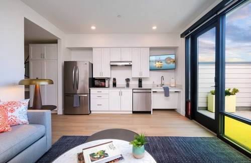 Morro Bay Condo | Harbor View Suite with Expansive Bay Views - ADA Accessible with Patio & A/C