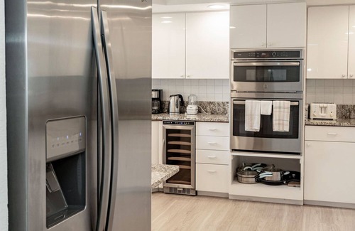 Seven Mile Beach House | Harbour Heights #41 Seven Mile Beach, Second Floor 4 Bedroom, 3.5 Bathroom Townhouse