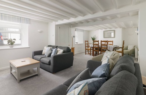 Castletown Cottage | Harbour Hideaway - a holiday cottage that sleeps 6 guests in 3 bedrooms