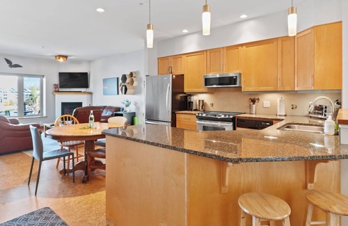 Ucluelet Condo | Harbour Hideaway I Waterfront I Marina I BBQ