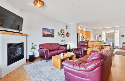 Ucluelet Condo | Harbour Hideaway I Waterfront I Marina I BBQ