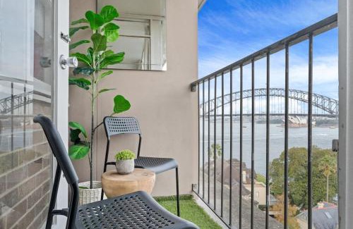 McMahons Point Apartment | Harbour Horizons - Chic Studio Above Sydney's Icons