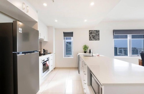 Darwin City Centre Apartment | Harbour Hush - Poolside Central Base near Waterfront