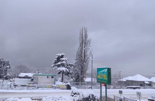 Regional District of Nanaimo Hotel | Harbour Light Motel