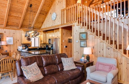 Six Mile Ski Chalet | Harbour Pointe Chalet with Boat Slip