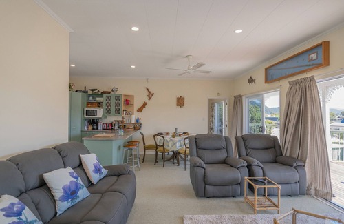 Pauanui House | Harbour View Haven - Pauanui Holiday Home