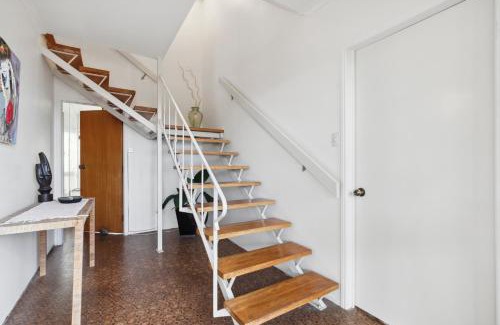 Maraetai House | Harbour View - Maraetai Holiday Home